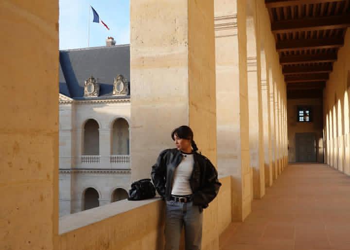 From Paris..

Love, Nadine.