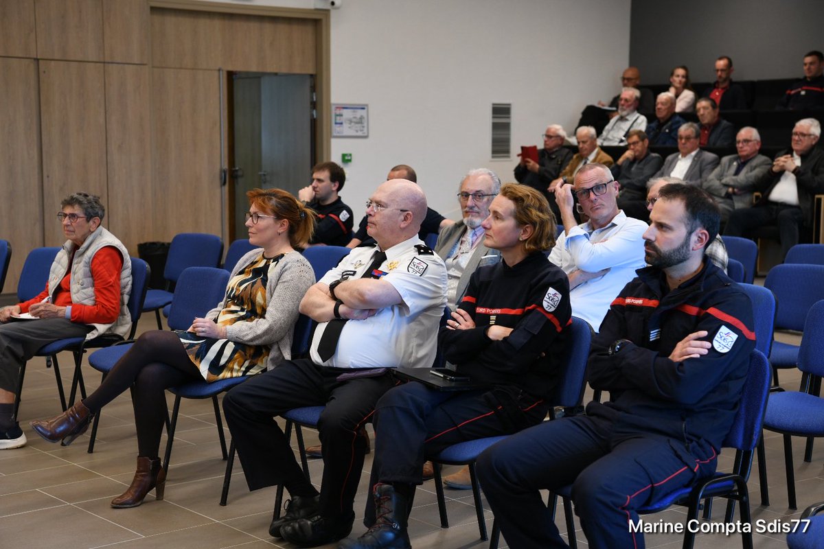 Sdis77's tweet image. [ #Conférence 🧑‍🚒📖]

Cet après-midi, une conférence s’est tenue autour du thème : « Les sapeurs-pompiers de France dans le second conflit mondial ». Animée par le Commandant Alain Bertolo, notre expert Histoire, cette intervention a permis de mettre en lumière l’engagement, le