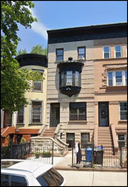 BrownstoneDetec's tweet image. Jonathan &amp;amp; Dorothy Nelson in their #brownstone's home office at No. 897 Sterling Pl., #CrownHeights, #Brooklyn, 20 May 1978. (by Dinanda Nooney, c/o @NYPL)