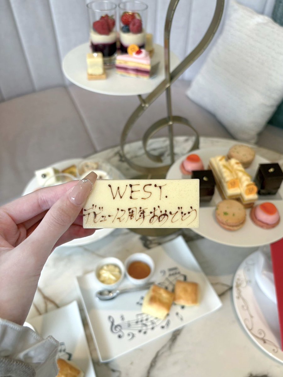 ྀི tweet media