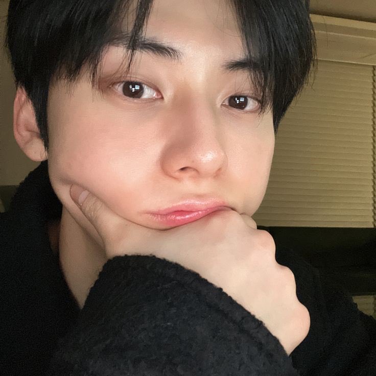 Yula 🍑 tweet media