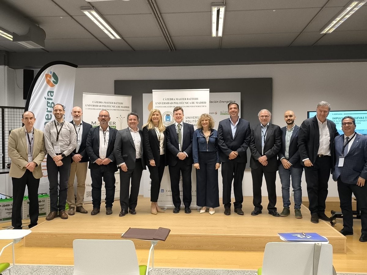 ETSIDI_UPM's tweet photo. Hoy celebramos la II Jornada de la Cátedra @masterbatterysl -UPM en Móstoles, reafirmando nuestro compromiso con la investigación en almacenamiento energético y la colaboración universidad-empresa.

Un encuentro para avanzar hacia un modelo energético más sostenible. 🔋⚡ https://t.co/TTdt7oHjNb