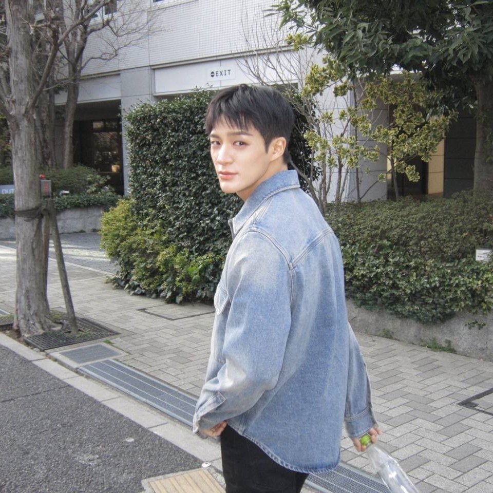 happy 26th birthday Lee Jeno🤍👑
Terima kasih sudah menjadi alasan banyak orang tersenyum tanpa kamu sadari. 

May your days be filled with quiet happiness, genuine love, and dreams that come true one by one. 

You deserve a life as beautiful as the warmth you give to others.