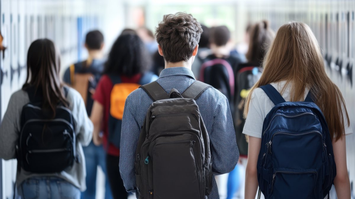 ParallelTech's tweet photo. Keeping students safe starts with keeping everyone on the same clock. From synchronized time to instant alerts, we help schools stay on schedule and prepared for anything. See how it works → https://t.co/tGdojfZzt6 https://t.co/OfktlQloq6