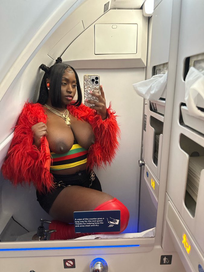 jenese dark black tweet media