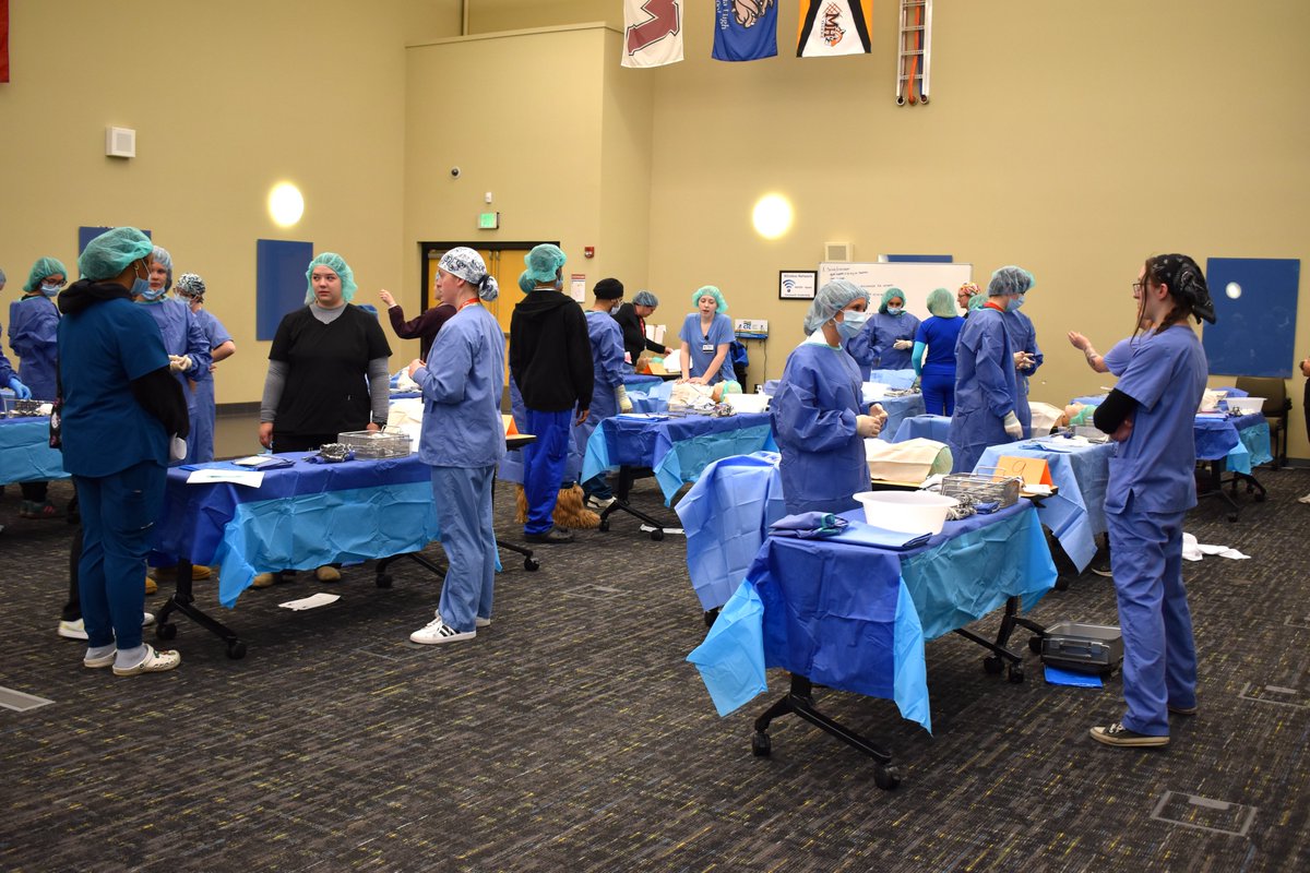 muskegonctc's tweet image. 👩🏽‍⚕️👨🏻‍⚕️Allied Health students turned our conference room into a surgical scene with students and staff from @bakercollegeofficial  Muskegon—stepping into roles as surgeons, surgical techs, nurses, and anesthesiologists. #FutureFocused