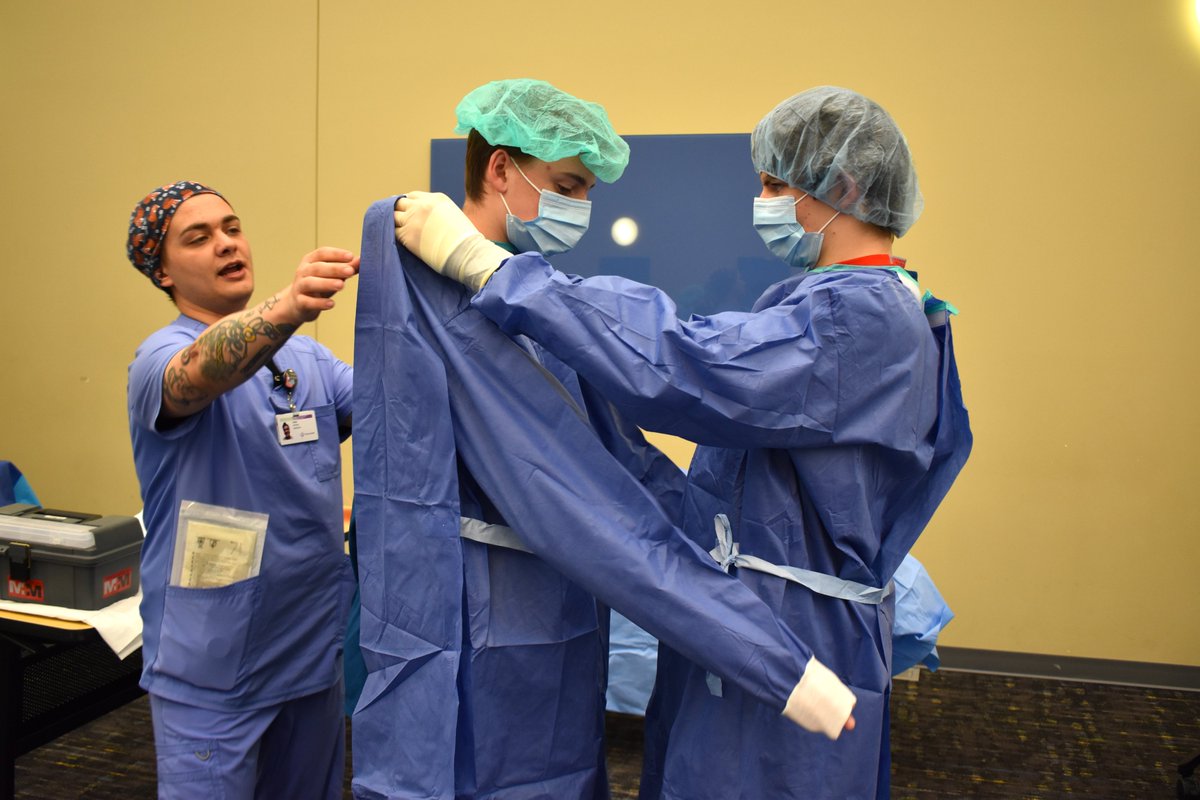 muskegonctc's tweet image. 👩🏽‍⚕️👨🏻‍⚕️Allied Health students turned our conference room into a surgical scene with students and staff from @bakercollegeofficial  Muskegon—stepping into roles as surgeons, surgical techs, nurses, and anesthesiologists. #FutureFocused