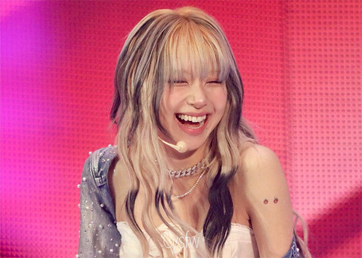 k_n_d_cha's tweet photo. チェヨンちゃんお誕生日おめでとう！
愛おしいくらいのにっこり笑顔でまたステージに立てることを心から願ってます🍓💫
チェヨンちゃんにとって素敵な一年になりますように❕

#HappyCHAEYOUNGday <3 https://t.co/epg9vctiX4