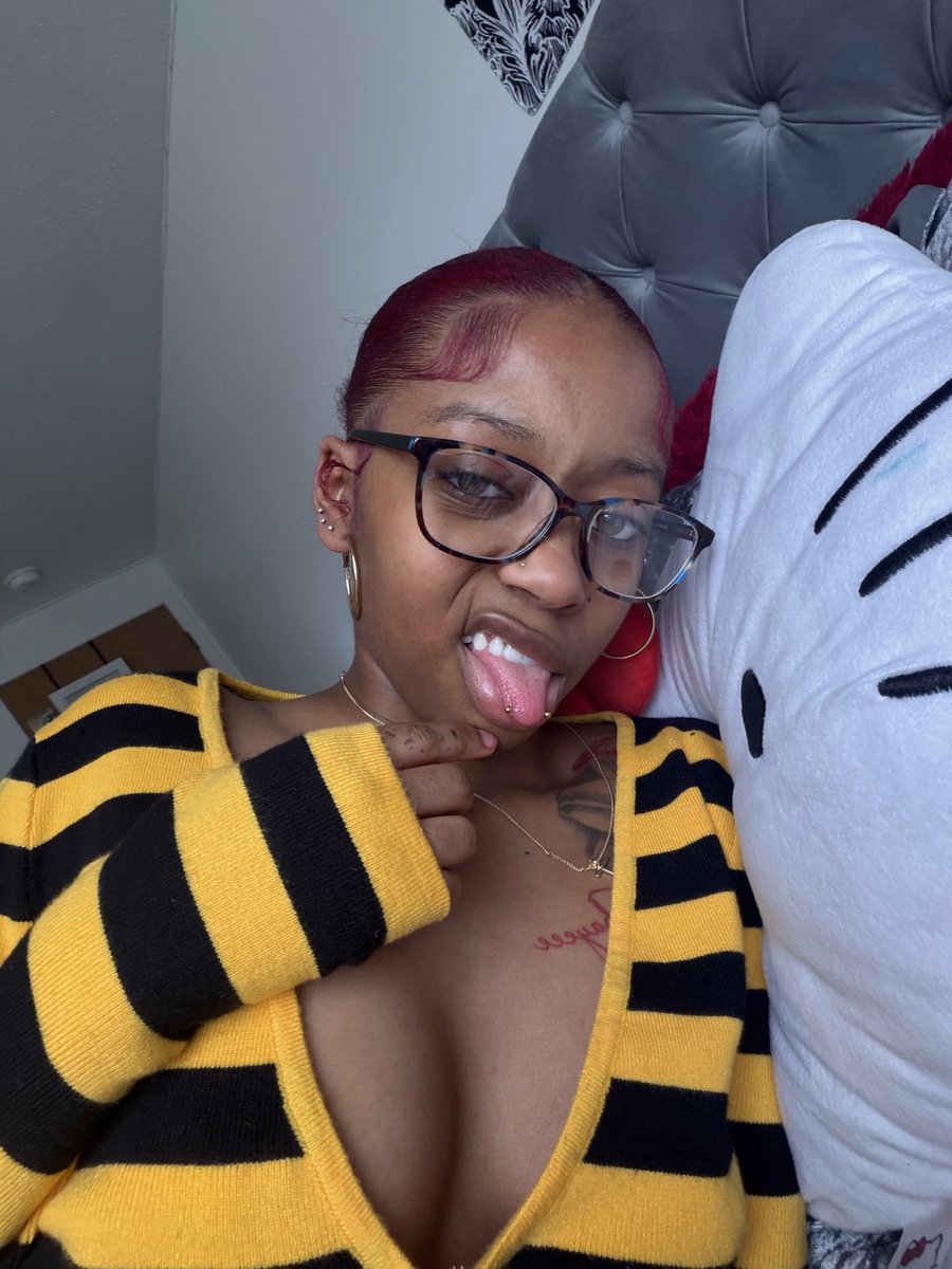 petitemiss_red's tweet image. A yellow kinda day🍯#trendy #prettyeyes