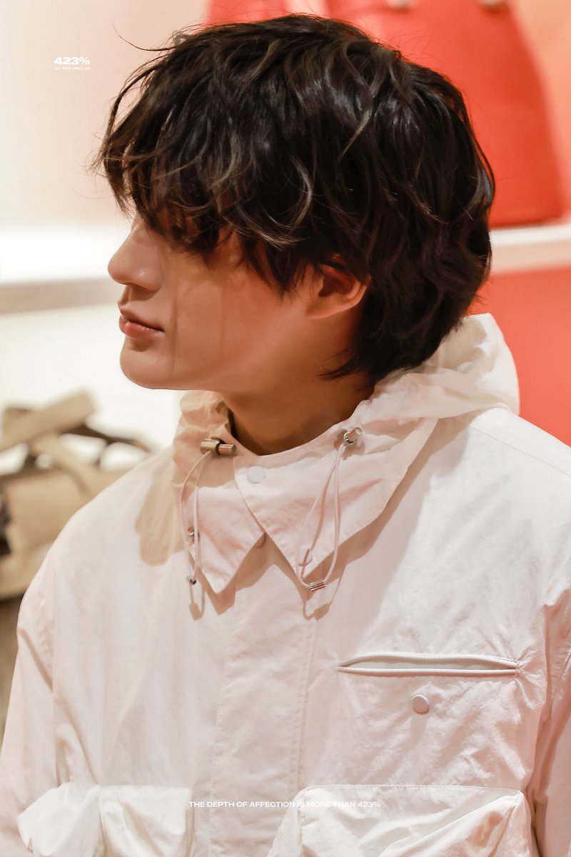 𝟰𝟮𝟯% tweet media