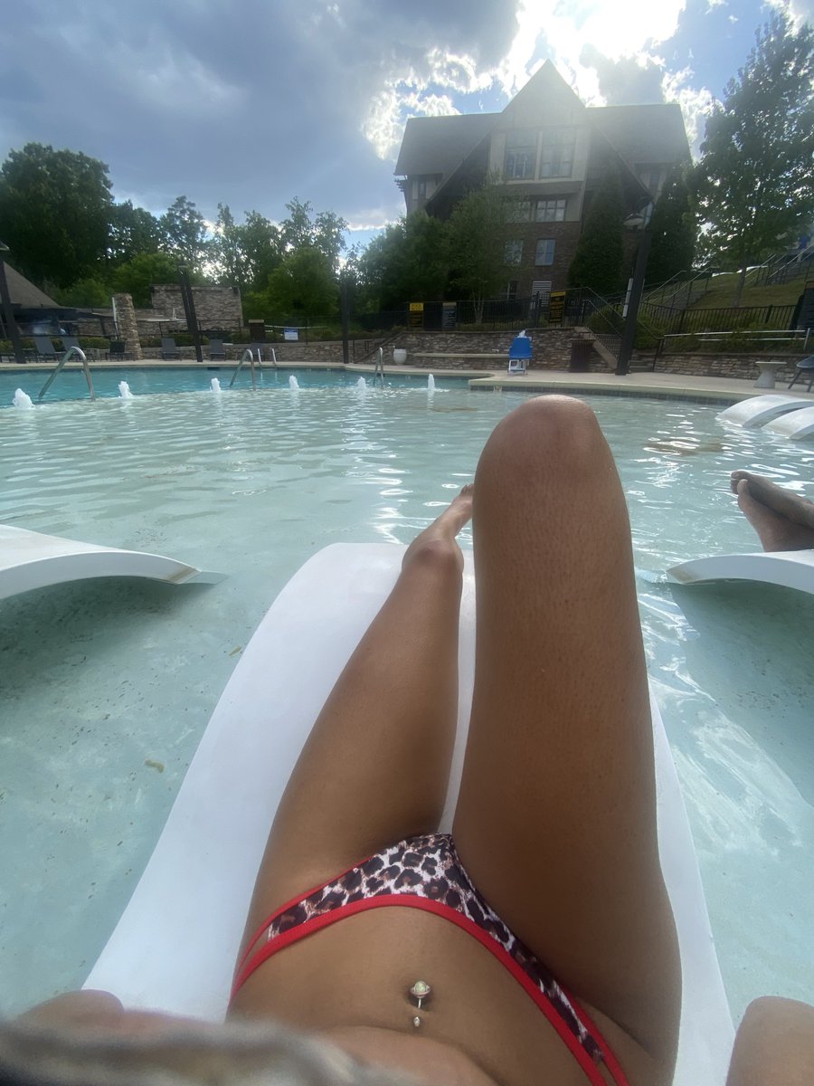 vee 🇩🇴 tweet media