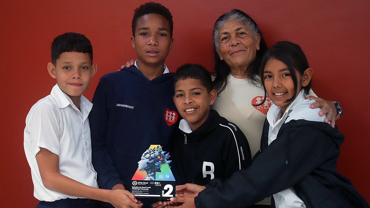 Extensión Social UCAB tweet media