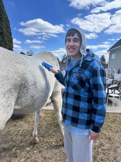 LifeworksArc's tweet photo. Lifeworks individuals had a great time at the first day of our horseback riding group at Right Stride Therapeutics!🐎

They enjoyed bonding with the horses, grooming them, giving treats, and leading them through an obstacle course. The group will continue meeting monthly! https://t.co/PF04RO6o3N