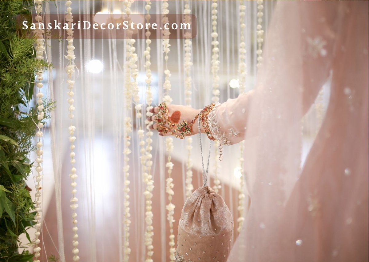 SanskariDecor's tweet image. Curating elegant décor for cross-cultural weddings ✨

We help you create seamless, culturally rich experiences your clients will love.

Bulk supply | Custom sourcing | Worldwide export 🌍

📩 DM “WEDDING” for details.

#SanskariDecor #WeddingDecor #DecorExport