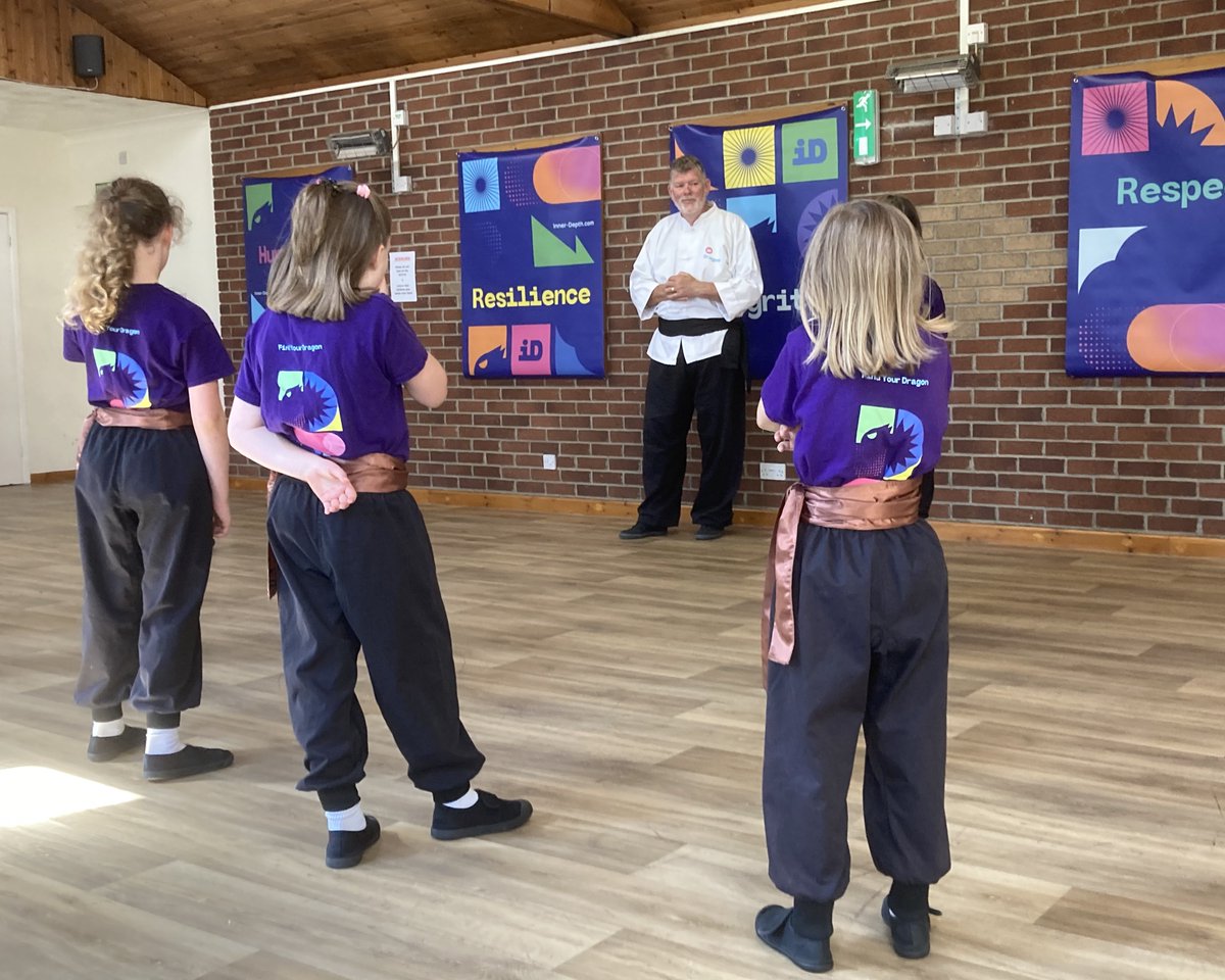 InnerDepthUK's tweet image. 🐉 Confidence doesn’t always look loud or bold.

Often, it grows quietly through effort, patience, and trying again when something feels difficult.

Every class attended and every small improvement helps children build confidence that feels steady and real.🐉 #Dragons #KungFu