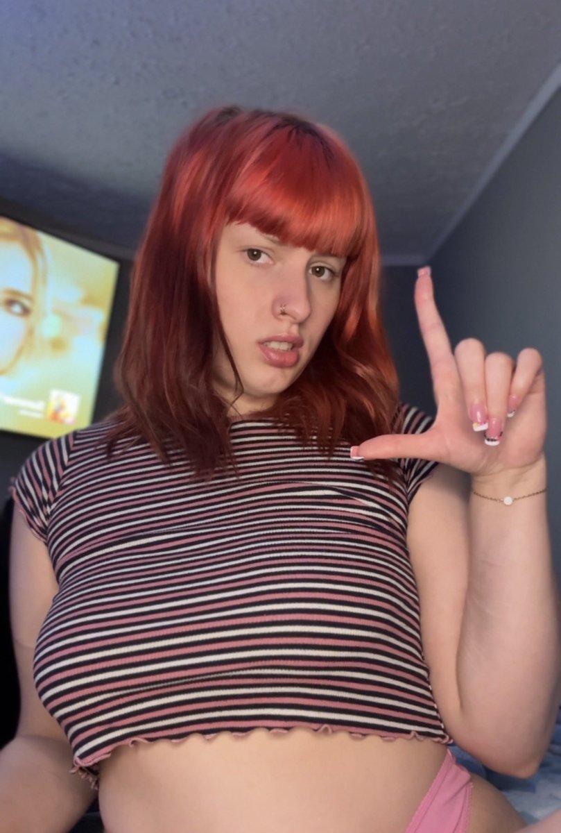 𖦹°⋆Goddess Elle⋆˚꩜｡ findom/femdom tweet media