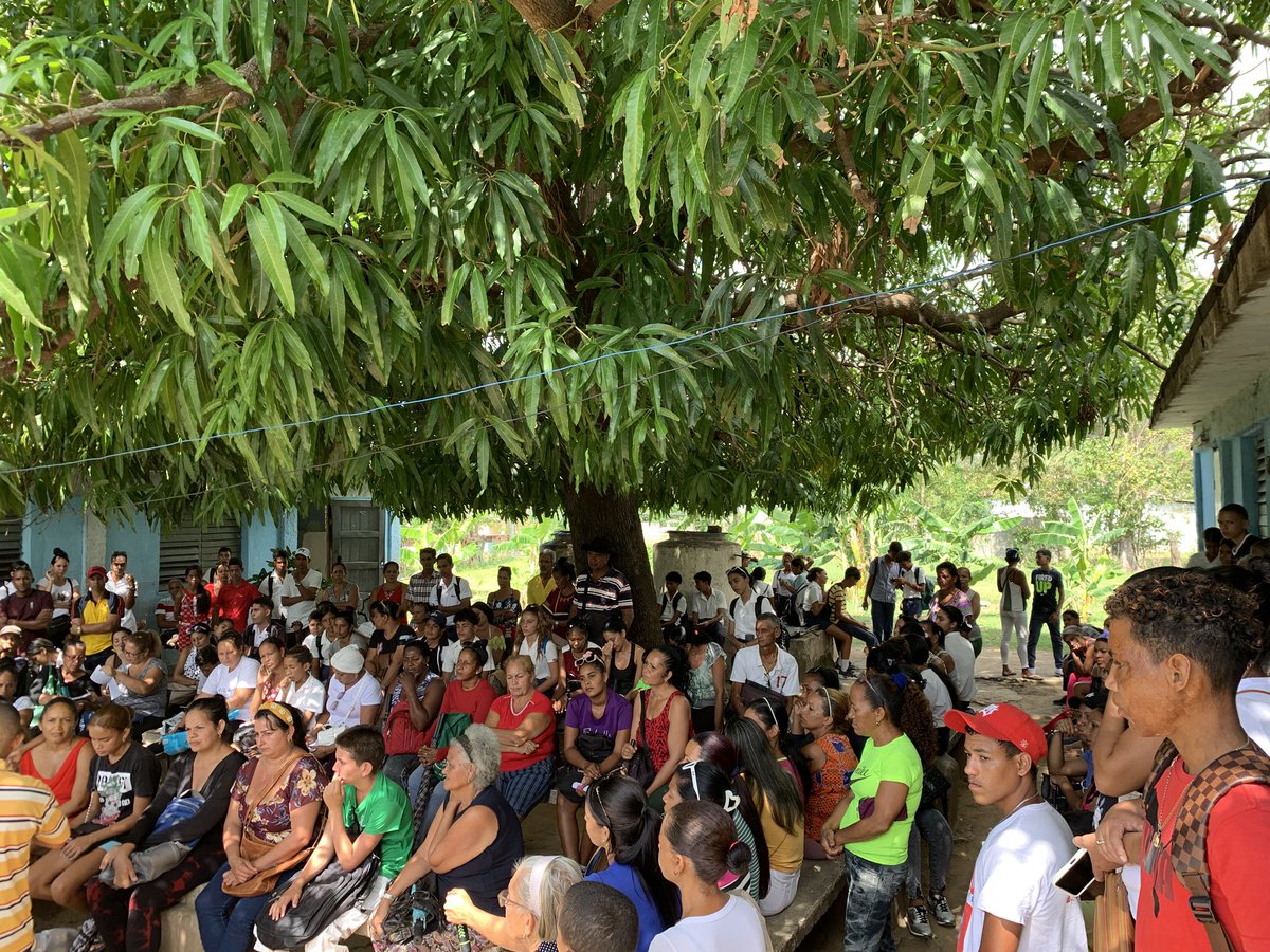 SBRPA1's tweet photo. Escuela de educación familiar para tratar la continuidad de estudios y educación profesional. https://t.co/iaXn4AqBgQ