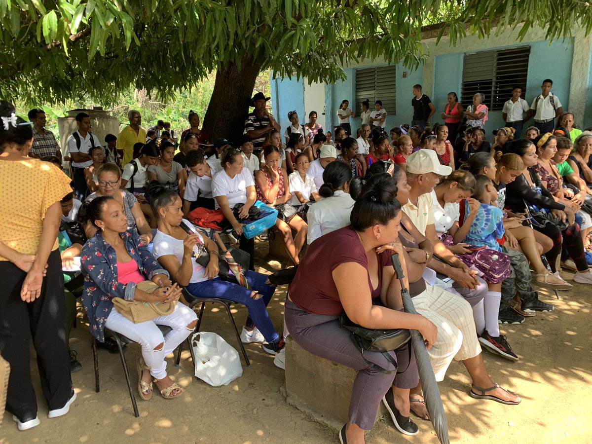 SBRPA1's tweet photo. Escuela de educación familiar para tratar la continuidad de estudios y educación profesional. https://t.co/iaXn4AqBgQ
