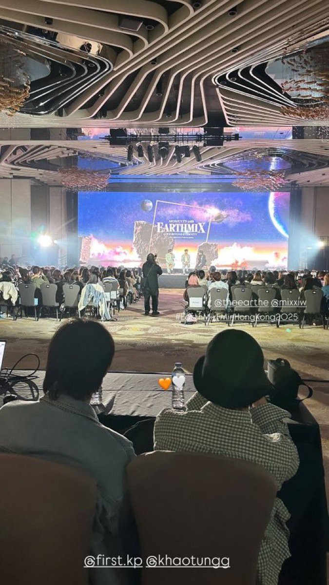 EMN2025's tweet photo. あすみくとふぁかおの友情が本当に大好き🤎❤️🧡🖤
HOWAREYOU x FIRSTKHAOTUNG
#EMFK #เอิร์ทมิกซ์ #EarthMix #FirstKhaotung https://t.co/aSvVpEyDoE