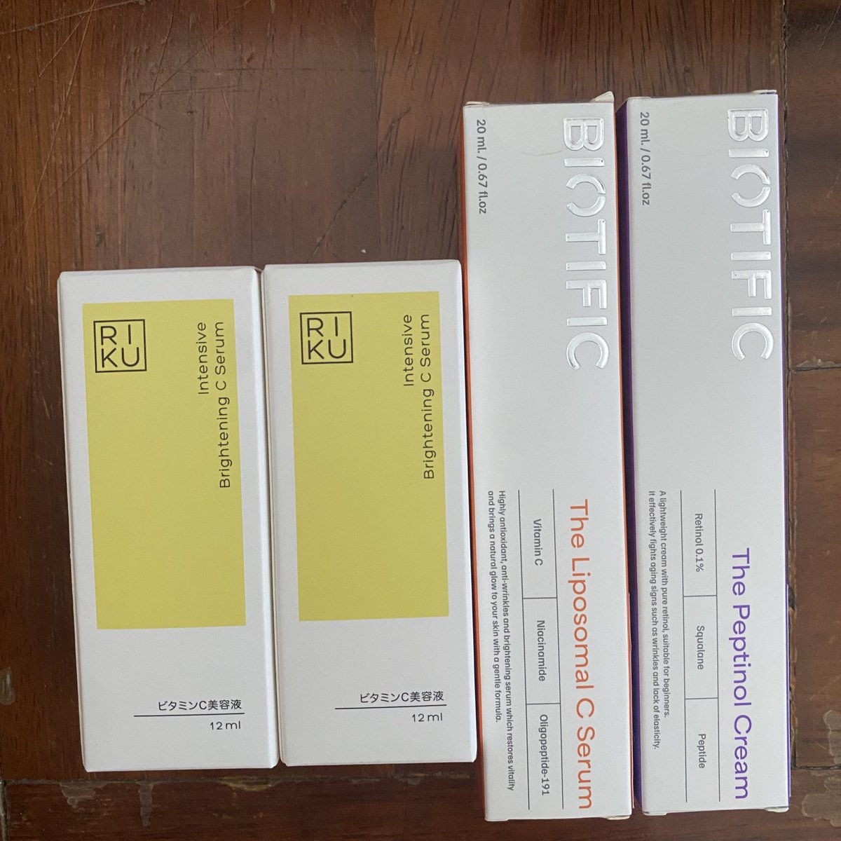 Riku ลดราคามากกว่า 50%
ราคาเต็ม 459฿ ขาย 200฿
- Intensive brightening C serum 
ราคาเต็ม 890฿ ขาย 400฿
- the liposomal C serum 
ราคาเต็ม 990฿ ขาย 450฿
- the peptinol cream 

ค่าส่งเหมา 40฿ 
สนใจ dm ค่า 🤍
#ตลาดนัดโทมัสก้อง #rikuxthomaskong