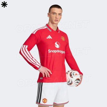 UnitedStandMUFC's tweet image. 🔴⚪️ Thoughts on Man United's 2026/27 kit? #mufc 

Images from @opaleak