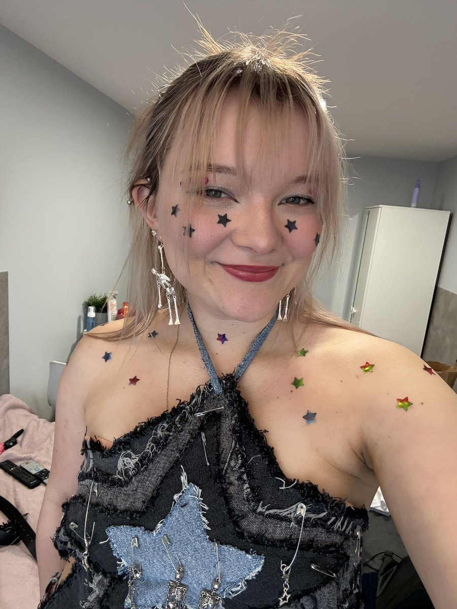 olcia シ is NOT OKAY tweet media