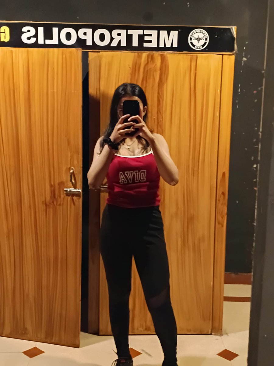 debleenaskr's tweet photo. I used to feel guilty for not being a morning person.

So I stopped trying to be one.

Evenings are my building hours now ... fitness, content, connections. All of it.

Today: 
→ 8k steps ✅ 
→ Gym ✅ 
→ Posted ✅ 
→ Building 10+ connections here

Find your window. Own it. https://t.co/kkfrjer30k