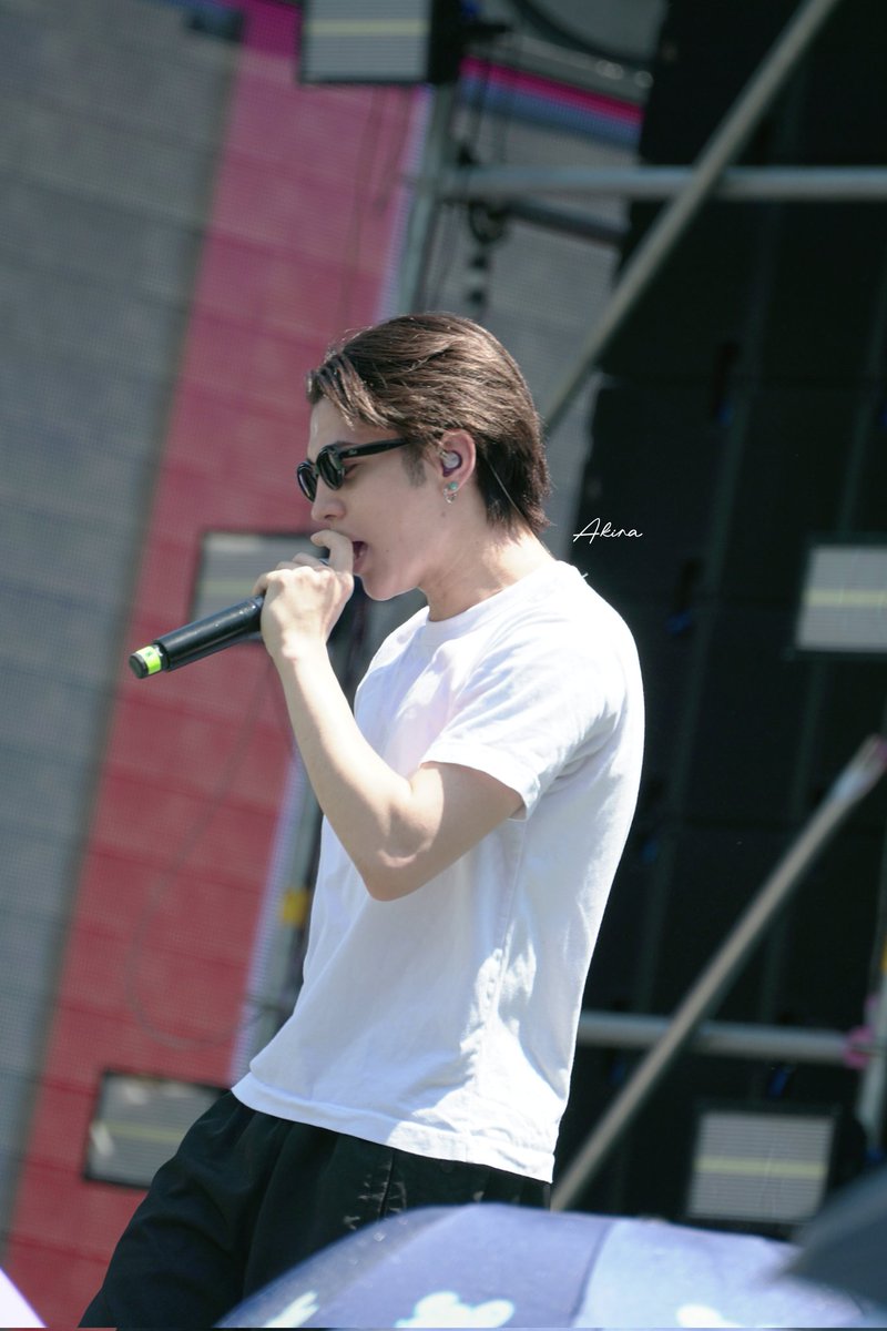 Light_Akira's tweet image. สุดหล่อท่ามกลางแสงแดดที่เจิดจ้าซะเหลือเกิ้นนนน
#SuperFluid #SuperFluid2026
#KingPowerSongkran2026
#WHHinThailand
#WOLFHOWLHARMONY #WHH #GHEE