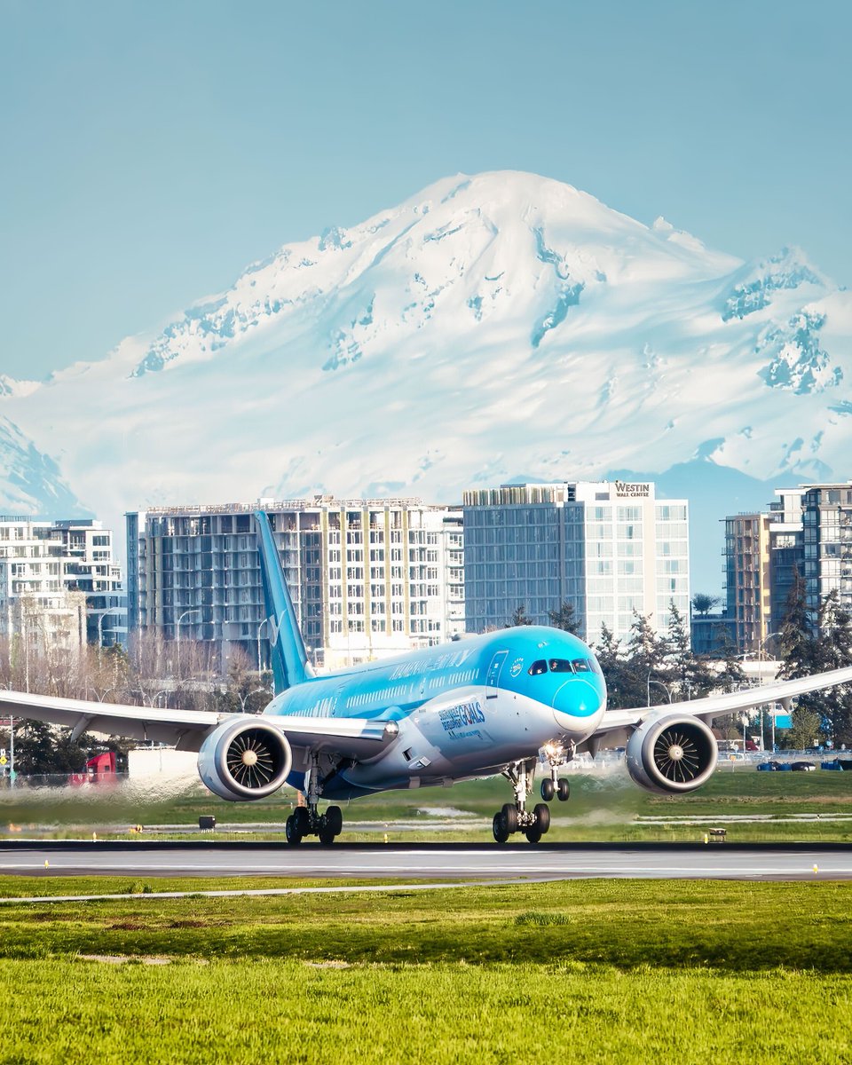 airwaysmagazine's tweet image. Xiamen Airlines UN special landing at Vancouver

📸: Andy Zhao /Airways    

#xiamenair #Boeing #avgeek