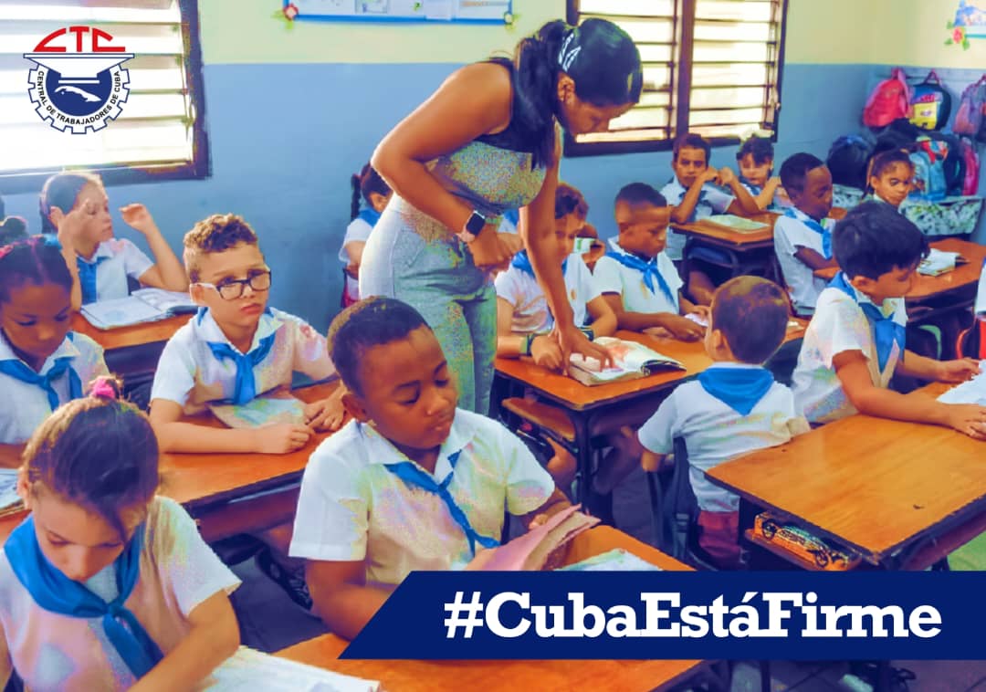 Mayte_yera78's tweet photo. #LaPatriaSeDefiende  desde cada puesto de trabajo,desde cada labor que se realiza a diario,cada aporte cuenta, por pequeño que sea.#PorCubaJuntosCreamos https://t.co/Vr8N2ieS3v