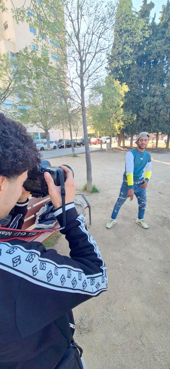 nousolorg's tweet photo. 📸 Arrel Jove: Donant veu al dol migratori. Cada divendres ens trobem per compartir i treballar la gestió emocional dins el projecte Arrel Jove. Aquestes sessions grupals són un espai de confiança on els joves exploren el seu propi procés de dol migratori.
📽️✨
 @dsocialscat https://t.co/Amky17b5vs