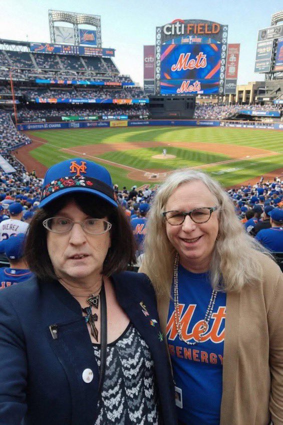 SavagesInTheBox tweet media