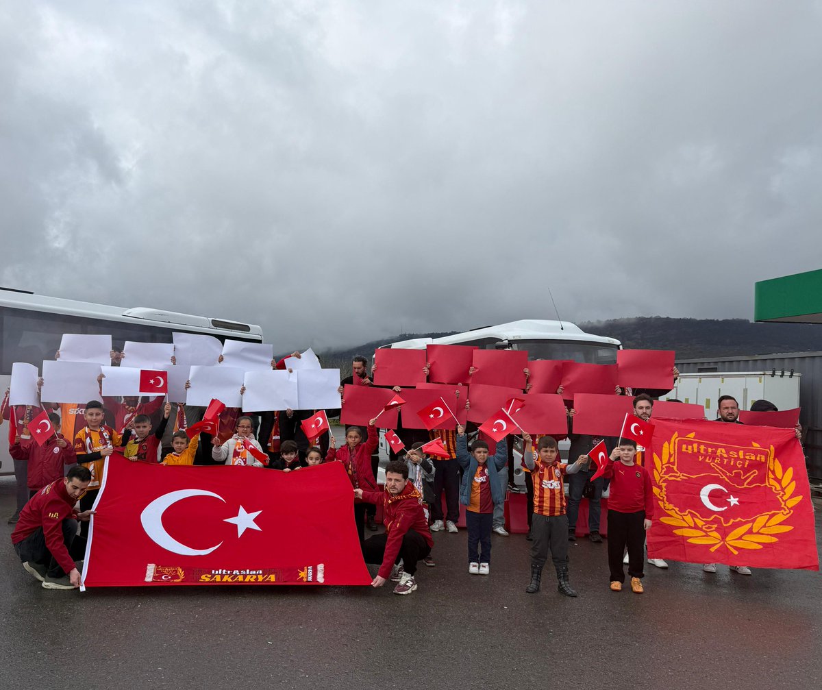 uASakarya's tweet photo. NESİLDEN NESİLE! 

Egemenliğimizin teminatı, yarınlarımızın mimarı yavru aslanlarımızla 23 Nisan coşkusunu erkenden yaşamak için Ali Sami Yen yolundayız.

#uAYurtiçi
#uASakarya https://t.co/xzqLVBtLTa