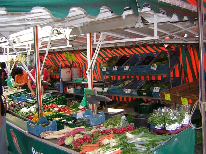 MainHattersheim's tweet photo. 🍓🍏 Wochenmarkt diese Woche bereits am Donnerstag 🥑🍅

Aufgrund des Feiertags am 1.5. findet der Wochenmarkt in Hattersheim nicht wie gewohnt freitags statt, sondern bereits am 30.4. Von 14 bis 18 Uhr kann sich mit frischen Lebensmitteln und Blumen eingedeckt werden. https://t.co/qWHOSptDXA