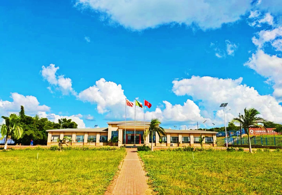cnbm_zambia's tweet photo. #EarthDay# Every small act of environmental protection contributes to protecting our home. We are taking action to practice low-carbon living and embrace green energy. https://t.co/8RmyenMC5X