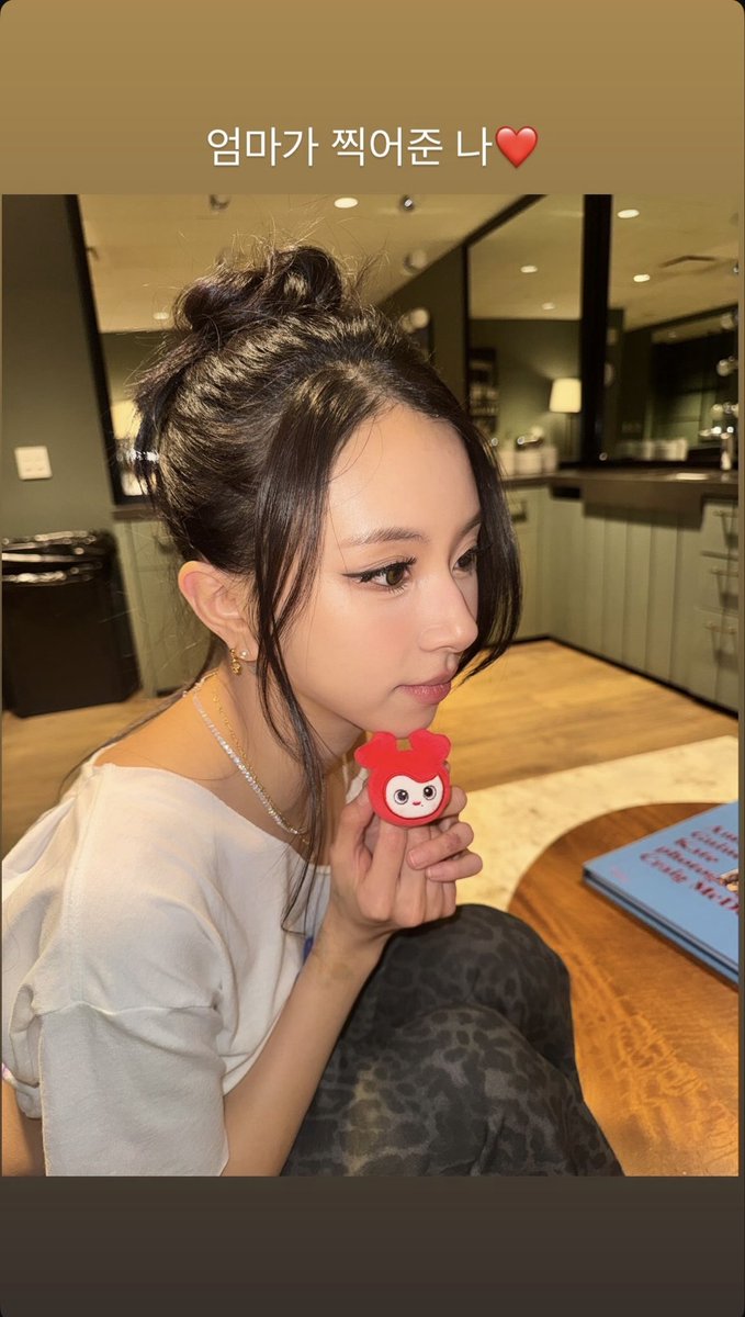 fukibad90's tweet photo. チェヨンお誕生日おめでとうございます！
チェヨンの世界観、ラップ、パフォーマンスがとても好きです！
無理はせずに健康に気をつけて過ごしてください！
これからもずっと応援してます！
#HappyCHAEYOUNGday https://t.co/CxdjK3urTa