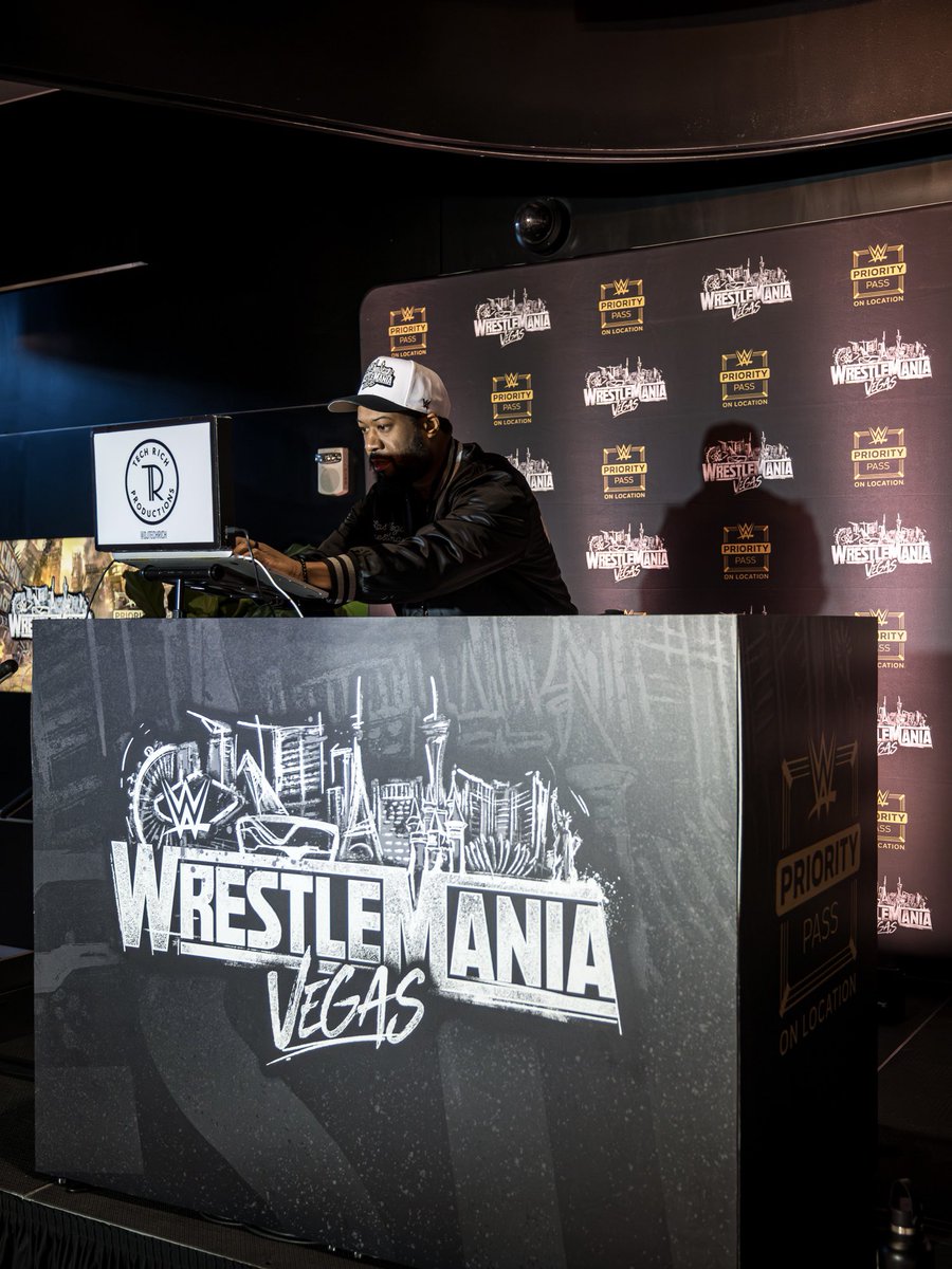 onlocationexp's tweet image. Stayed livin’ our best lives for two days #OnLocation inside @allegiantstadium 😁🙌 #WrestleMania