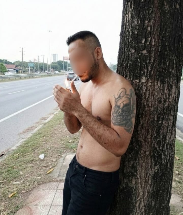 pria berjambang tweet media