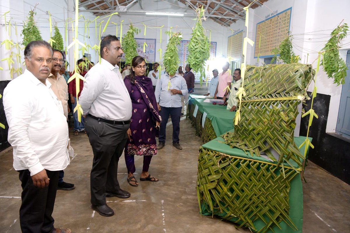 KgiElection's tweet photo. AC-52 சட்டமன்ற தொகுதிக்கு உட்பட்ட part 26 -ல் அமைக்கப்பட்டுள்ள  Eco friendly Booth (Green Booth ) மற்றும் பாகம் எண் 10- ல் அமைக்க ப்பட்டுள்ள மகளிருக்கான PINK Booth  -ஐ இன்று 22/04/2026  மதிப்பிற்குரிய  மாவட்ட ஆட்சித் தலைவர் அவர்களால் ஆய்வு செய்யப்பட்டது. @ECISVEEP
@TNelectionsCEO https://t.co/RH3DEKjrru