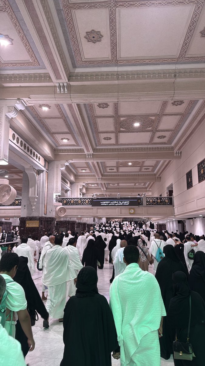 vn_j2's tweet photo. اللهم لا تجعلها آخر عهدي ببيتك الحرام.

اللهم اجعلها عمرة مقبولة مبرورة خالصة لوجهك الكريم🤍 https://t.co/T19B6fhyUr