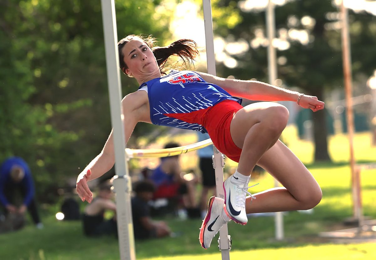 GregShashack's tweet photo. Cavies boys track scratches seven-year itch, wins Carlinville Relays https://t.co/Sp8S1yn69F via @altontelegraph https://t.co/5uWdMkQX6e