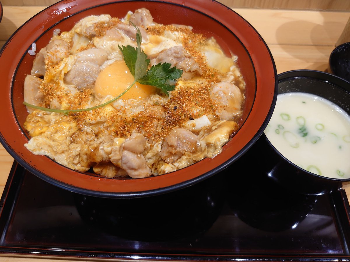 tachyon107blaze's tweet photo. 親子丼は

浦和駅高架下にあった篝がうまかった。
あれはラーメン食うより親子丼だった。
スープも濃くてよかったのに。

最後作らなくなってたけど…

…写真あった…美味そ… https://t.co/kLUw9DxcMh