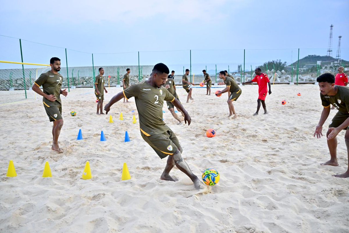 ONA_eng's tweet image. The Sultanate of #Oman takes part in the opening ceremony of the 6th Asian Beach Games, hosted by the Chinese city of #Sanya from 22 to 30 April. Oman is represented at the event by its national teams of football, volleyball, handball, athletics and modern pentathlon.