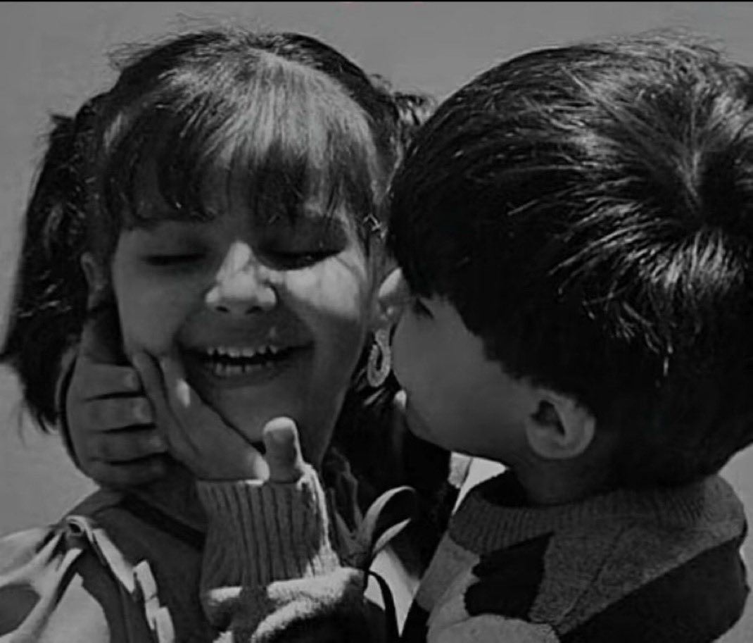 وما ذنبي إن كانت النفس أماره بالشوق إليكِ

#خربشات .. 🤍🕊️