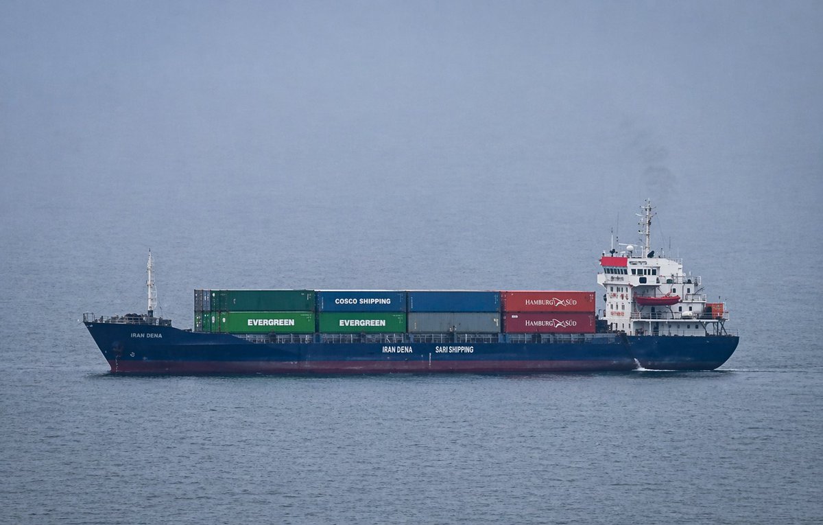 FranceNews24's tweet image. 🔴 #International : Trois incidents maritimes ont été signalés en seulement trois heures aujourd'hui près du détroit d’#Ormuz, dans un contexte de fortes tensions régionales. L’UKMTO appelle les navires à transiter avec prudence. Plusieurs bâtiments marchands auraient été visés