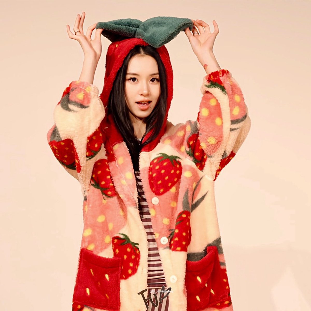 NiConnieConnie tweet media