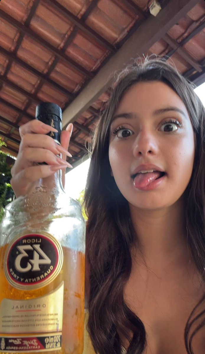 Olivia R tweet media