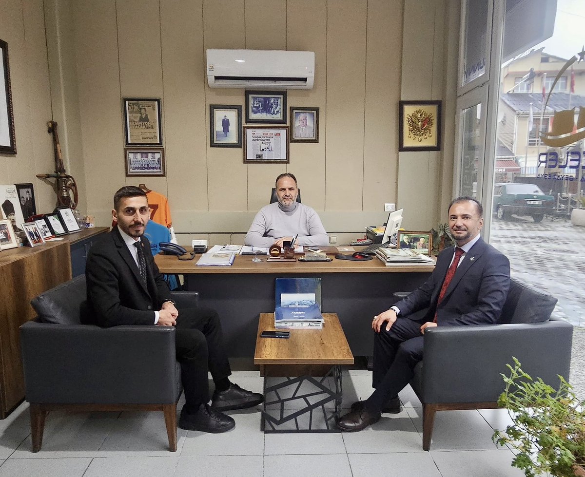 htlgince's tweet photo. Yeniden Refah Partisi
Kastamonu İl Başkanı
Sayın Akif GÜZEL ve
İl Başkan Yardımcı
Sayın Erhan EMİROĞLU’na
nazik ziyaretleri için teşekkür ederim https://t.co/BJE7MxDKQ3
