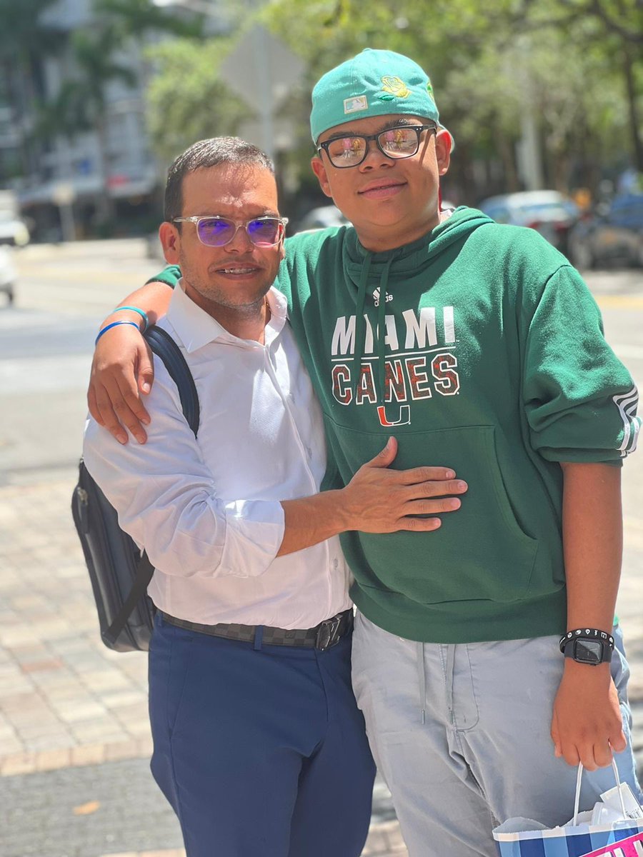 Gustavo Petro tweet media