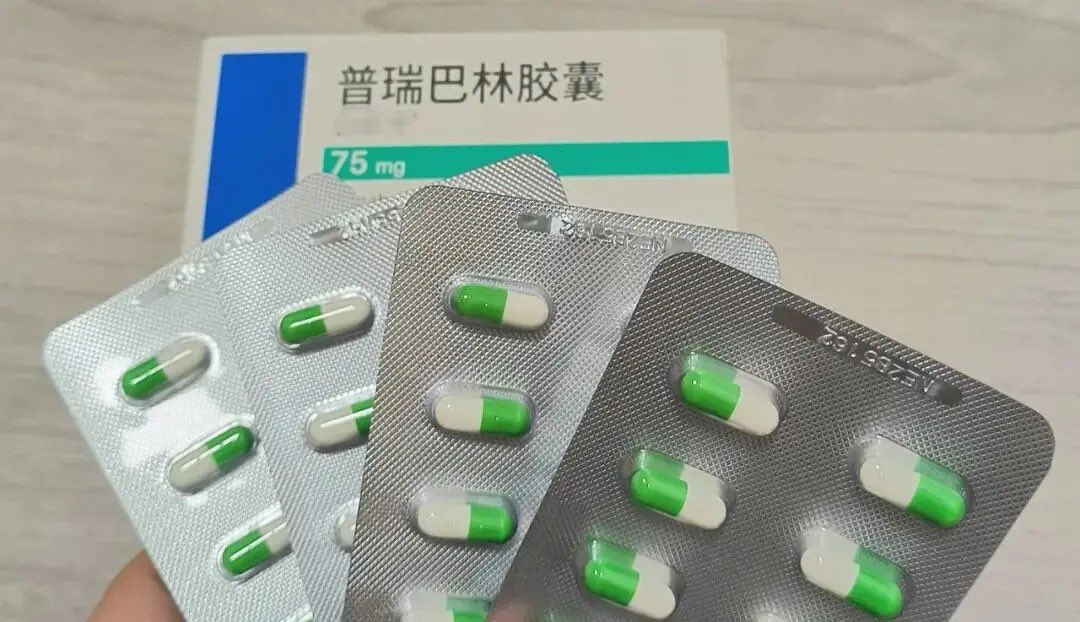fufu969's tweet photo. 尝试跳楼失败 原因：恐高 怕摔不似 
尝试od失败 原因：pr不够吃完了 
尝试割手失败 原因：怕疼 割一半疼晕了 https://t.co/CpGiMFMIY5
